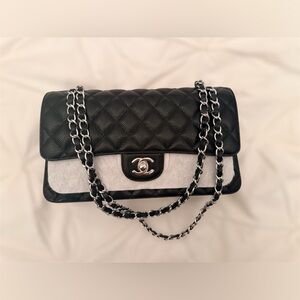 Elegant Black Medium Quilted Caviar Leather Classic Flap Bag